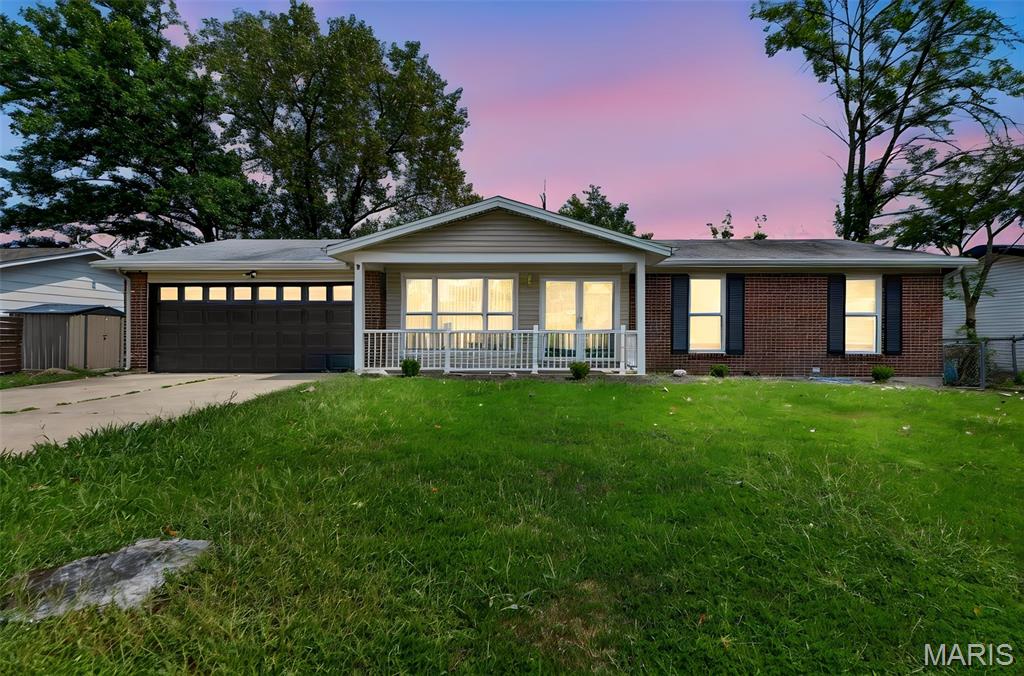 ***Open House Sunday 8/30 from 1-3 ***  
Welcome to 1072 King Carey Dr! This beautifully renovated 4-bedroom, 3-full bath home with a 2 car garage that offers approximately 2,248 sq. ft. of updated space and is located on a quiet cul-de-sac in the desirable Creve Coeur area. The open-concept main level features a brand-new kitchen, updated cabinetry, stainless steel appliances and finishes, new LVP flooring, and new light fixtures throughout. The bathrooms have been tastefully renovated with modern finishes and fixtures.
Enjoy the updated family room  with a gas fireplace, which opens to the deck and backyard—perfect for relaxing or entertaining. 
The lower level offers additional finished living space with a walkout, bedroom, full bath,  providing excellent flexibility for guests, a home office, recreation area, or extended living. 
A dditional improvements include an updated plumbing stack, newer HVAC system with approximately 2-year-old AC, and a roof in good condition. Move-in ready and conveniently located near shopping, dining, parks, major highways, and within the desirable Parkway School District. This beautifully updated home offers the space, updates, and location you've been looking for with a passed occupancy inspection report —don't miss it!