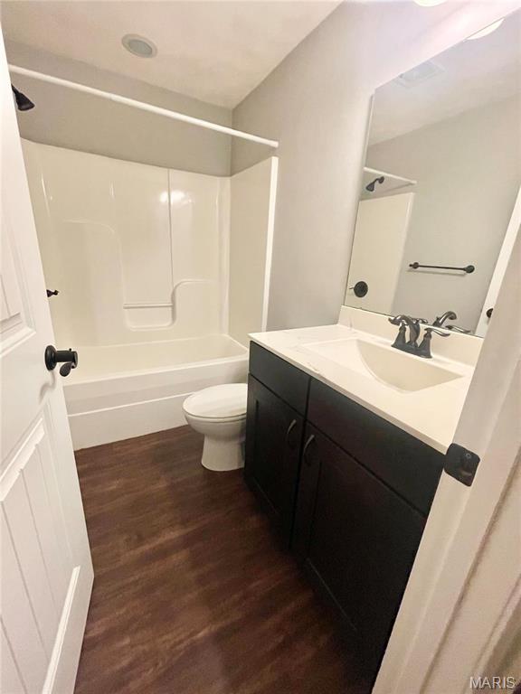 GREYSTONE ESTATES - Residential Lease