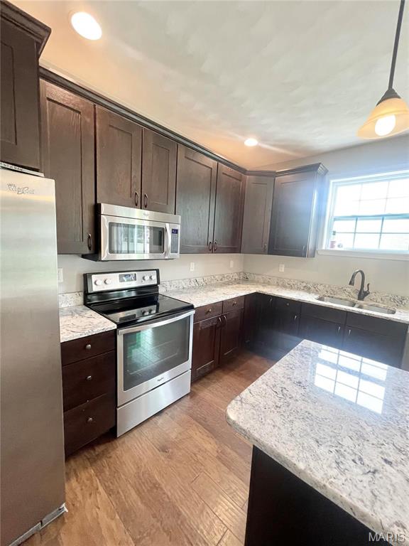 GREYSTONE ESTATES - Residential Lease
