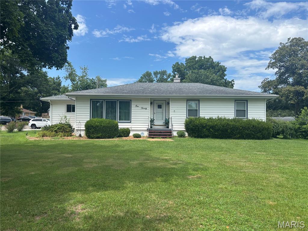 Welcome home to this move in ready ranch on a large corner lot in the heart of O'Fallon! Lots of updates including flooring, paint, plumbing and electrical fixtures, appliances and more. Bedrooms, laundry and bath on main floor. Partially finished basement. Call your favorite Realtor for a private showing!