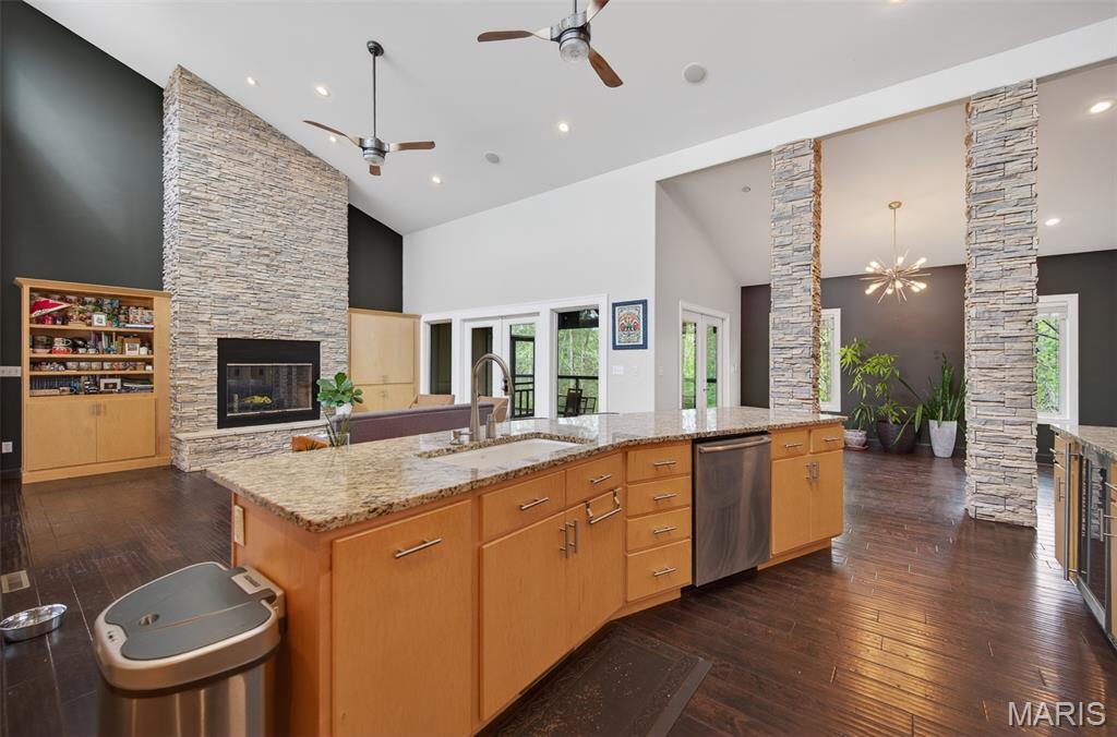 BRIAR POINTE - Residential