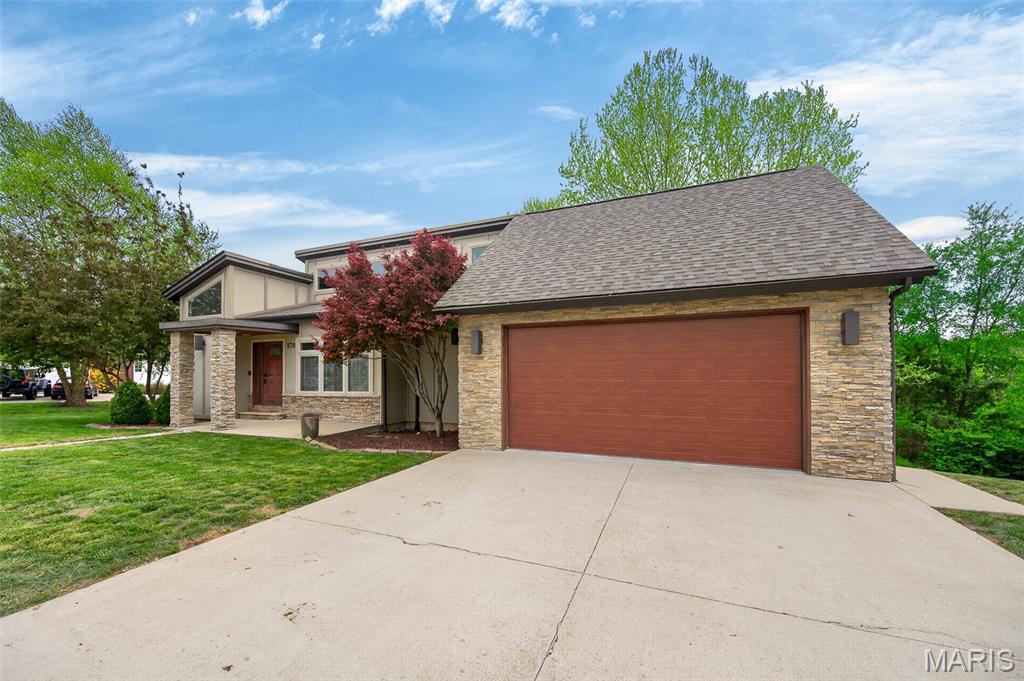 BRIAR POINTE - Residential