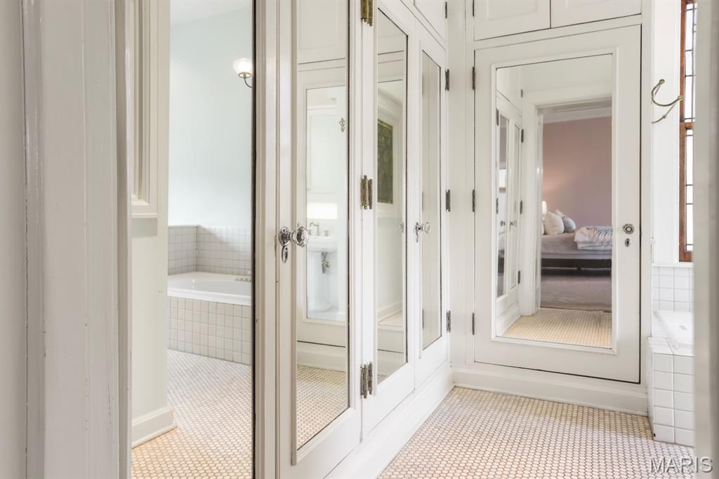 DeBaliviere Place - Residential