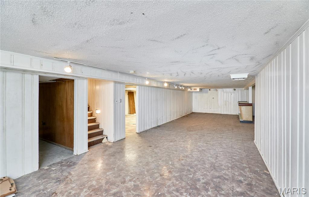 Mc Knight Downs - Residential