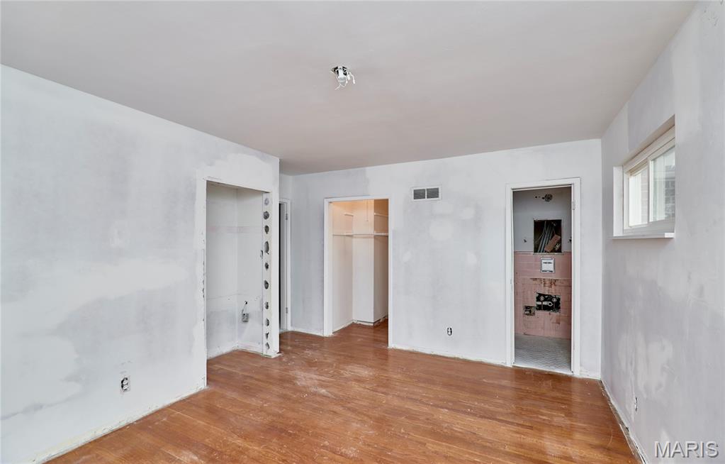 Mc Knight Downs - Residential