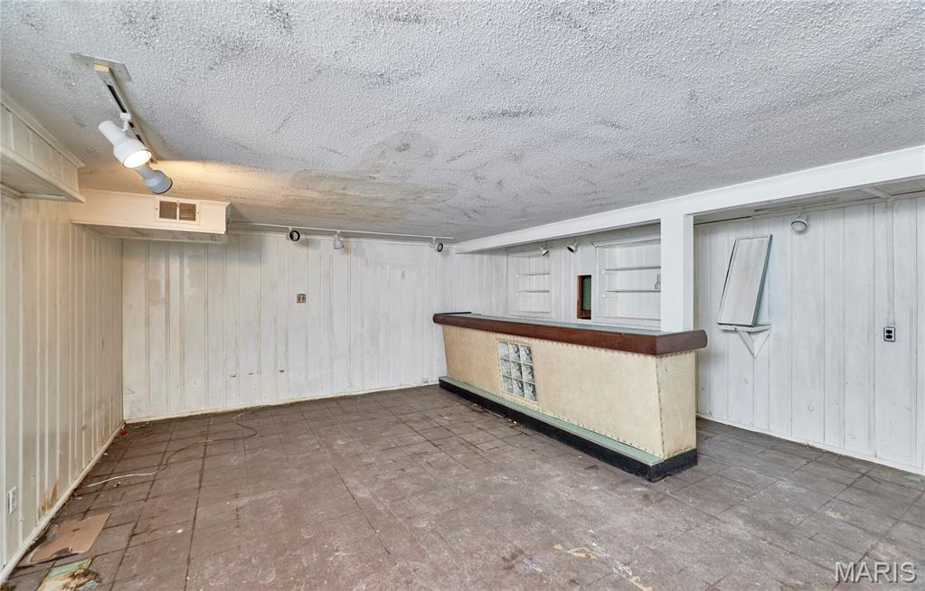 Mc Knight Downs - Residential