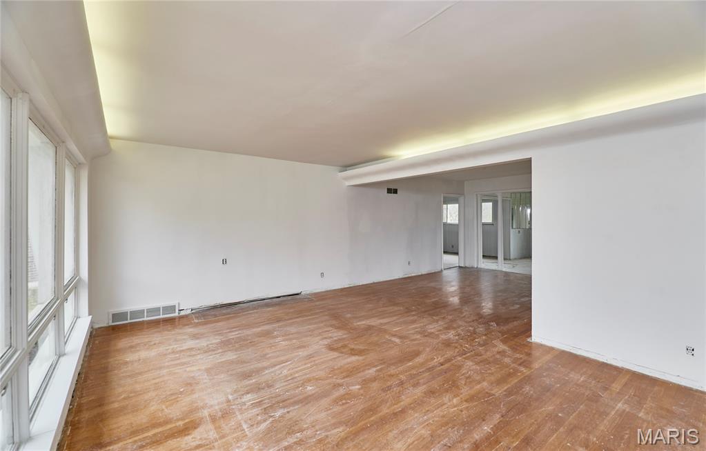 Mc Knight Downs - Residential