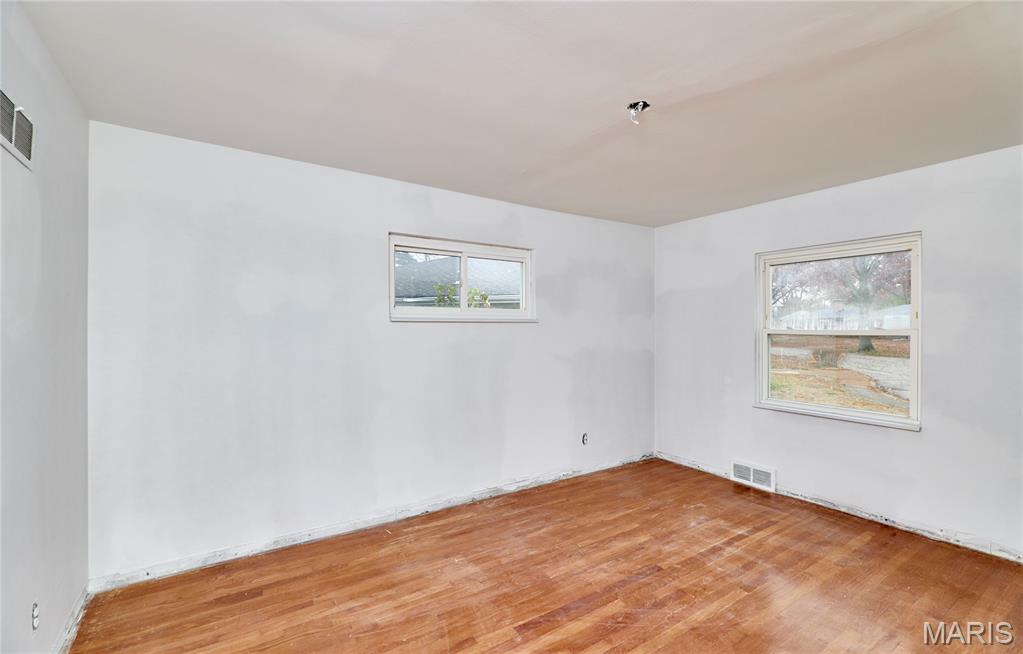 Mc Knight Downs - Residential