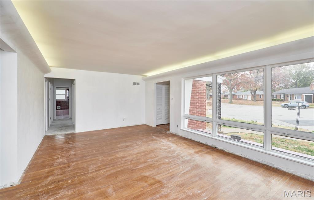 Mc Knight Downs - Residential