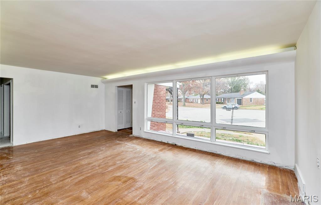Mc Knight Downs - Residential