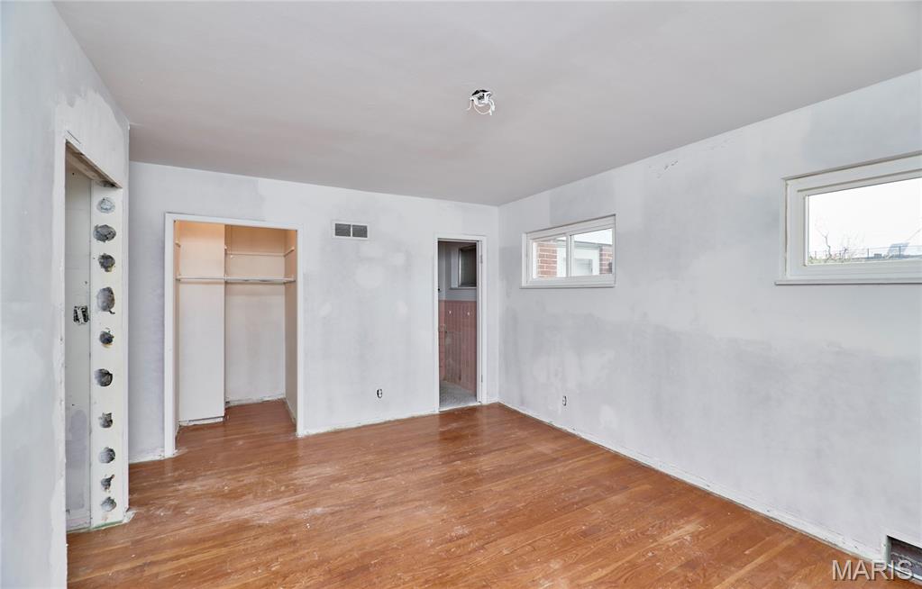 Mc Knight Downs - Residential