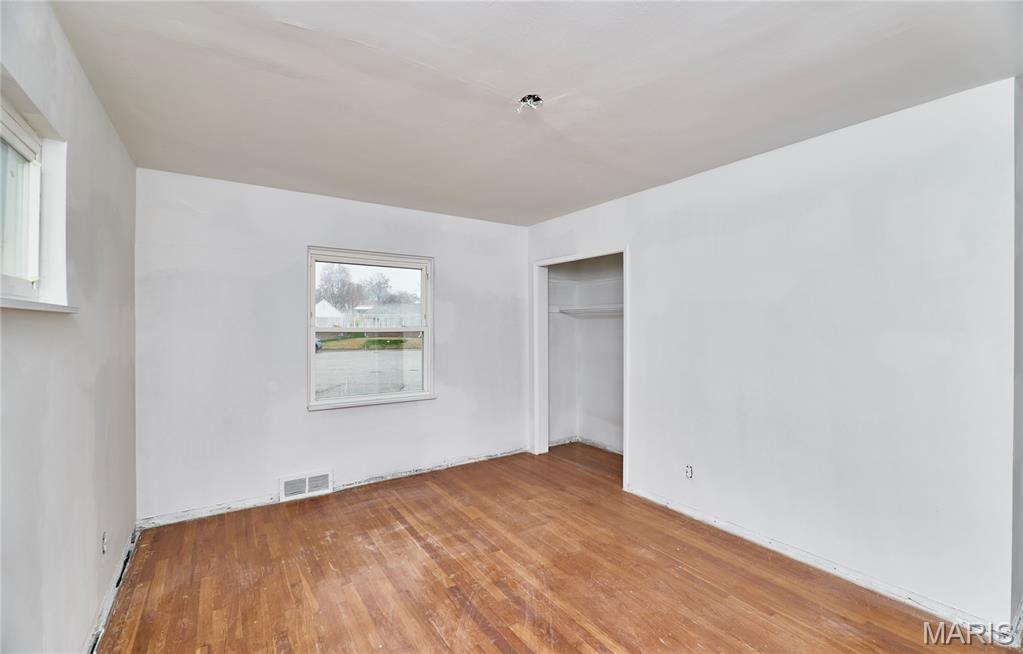 Mc Knight Downs - Residential