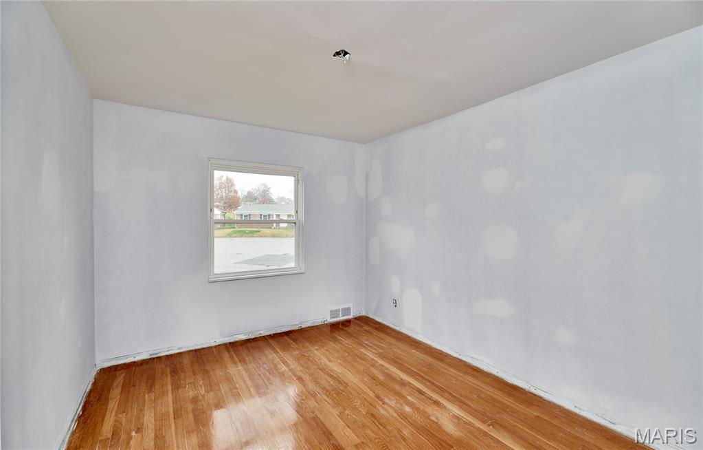 Mc Knight Downs - Residential