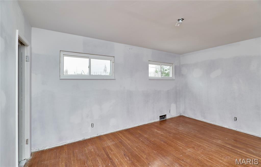 Mc Knight Downs - Residential