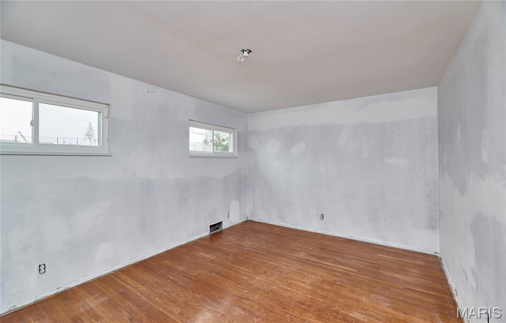 Mc Knight Downs - Residential