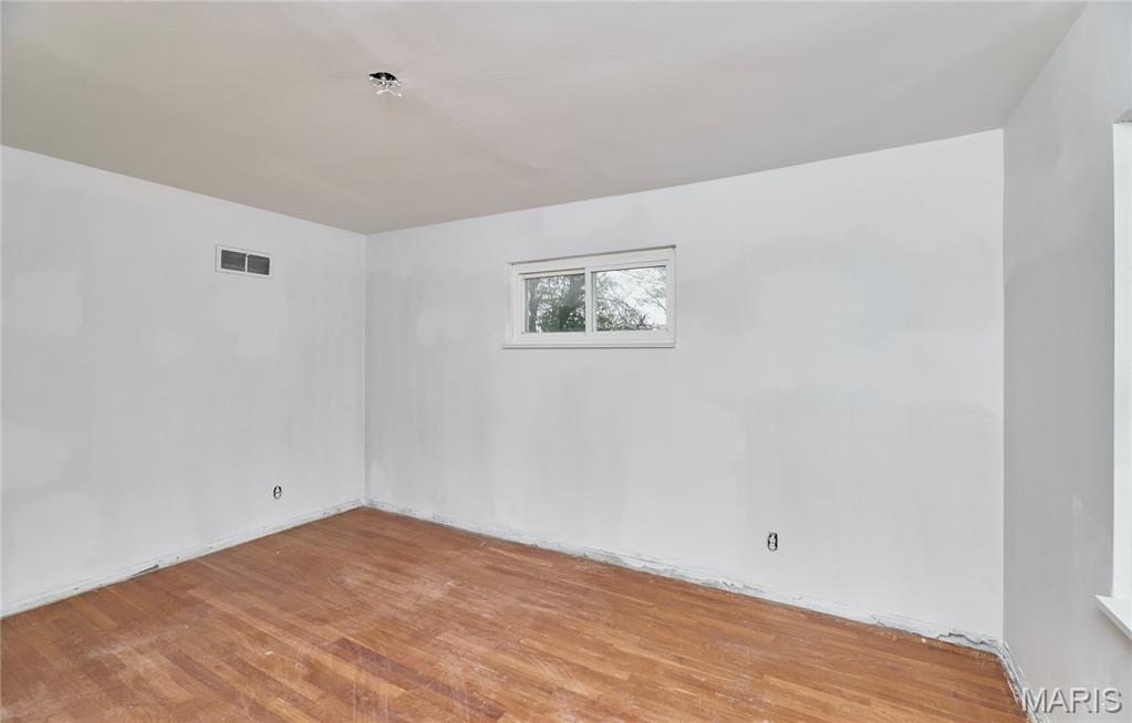 Mc Knight Downs - Residential
