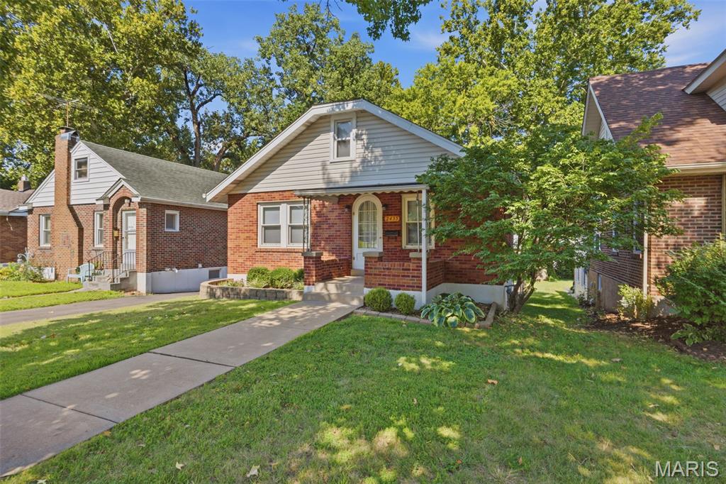 Laughlins Add To Sycamore Hills Re - Residential