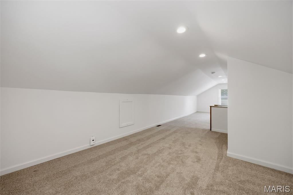 Laughlins Add To Sycamore Hills Re - Residential