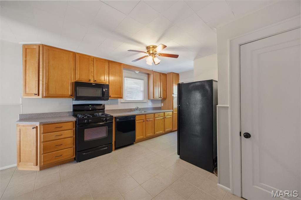Laughlins Add To Sycamore Hills Re - Residential