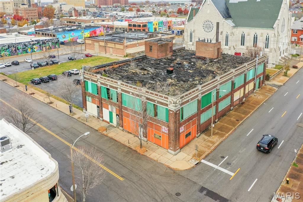 Located in the heart of Midtown’s Locust Business District, 3201 Locust Blvd offers ±22,500 SF of brick warehouse space on a ±0.26-acre corner lot surrounded by ongoing redevelopment. Zoned H – Area Commercial, the property supports a wide range of adaptive reuse or mixed-use concepts. Just steps from Grand Center, City Foundry, and Cortex, this site combines historic character with strong growth potential. An adjacent parking lot with 24 spaces is also available for lease, providing valuable convenience for future tenants or redevelopment plans.
