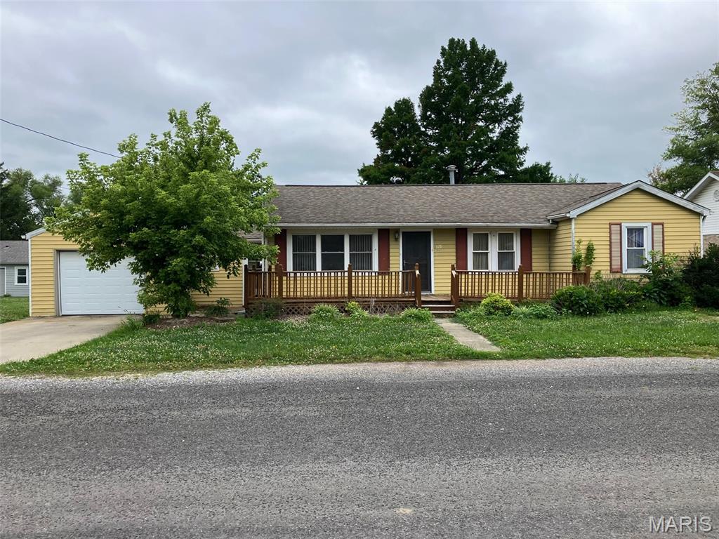 Investor special or a great opportunity for a buyer looking to add their own personal touch! Located in the beautiful town of Breese, this 3-bedroom, 1 bathroom home offers 1,278 sq ft of living space and plenty of potential to make it your own. The property features a functional layout, spacious bedrooms, and the convenience of a 1-car attached garage. Whether you’re looking for a project home, investment opportunity, or a place to create your dream home, this property offers a great chance to build equity. Enjoy everything Breese has to offer while bringing this home back to life!