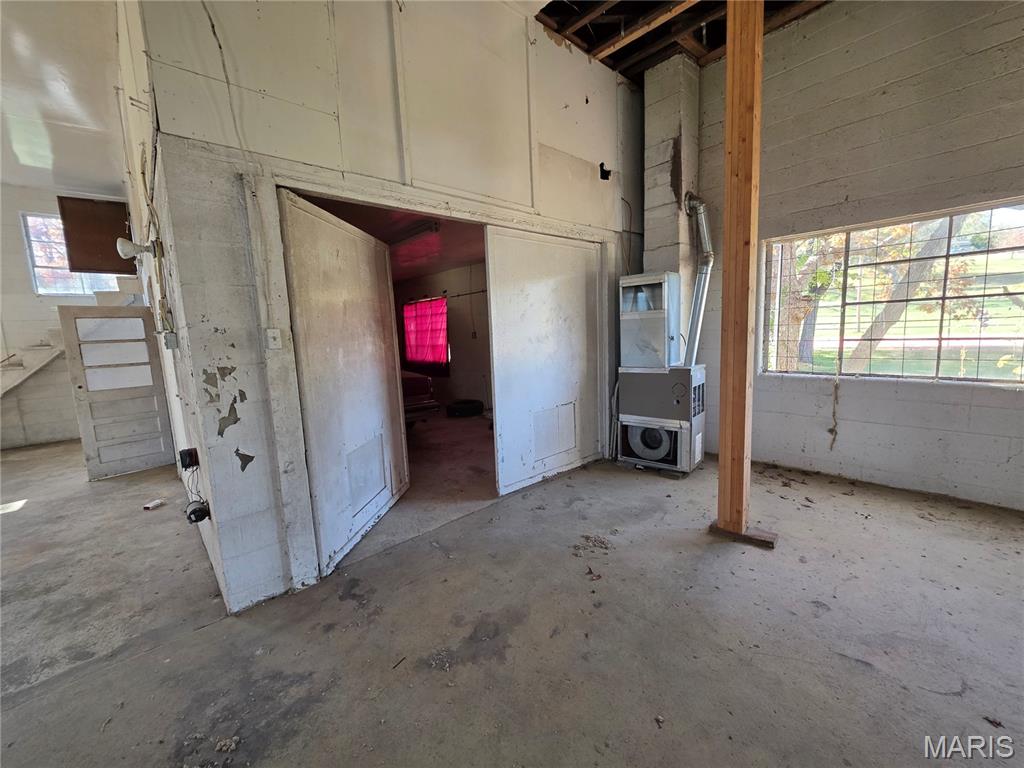 n/a - Commercial Sale