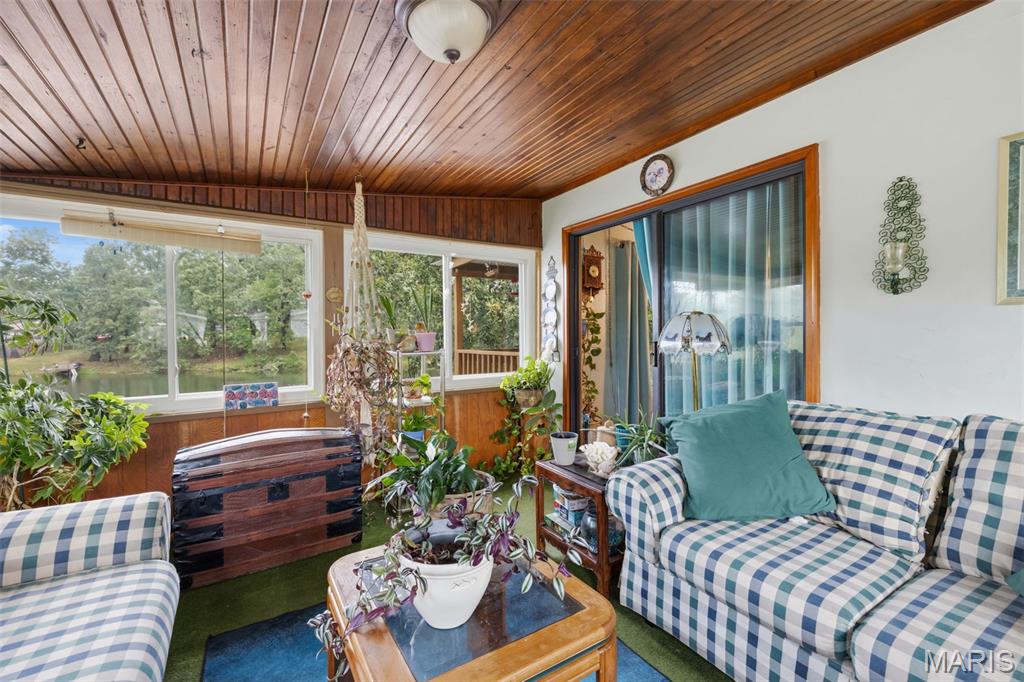 Potosi Lake - Residential