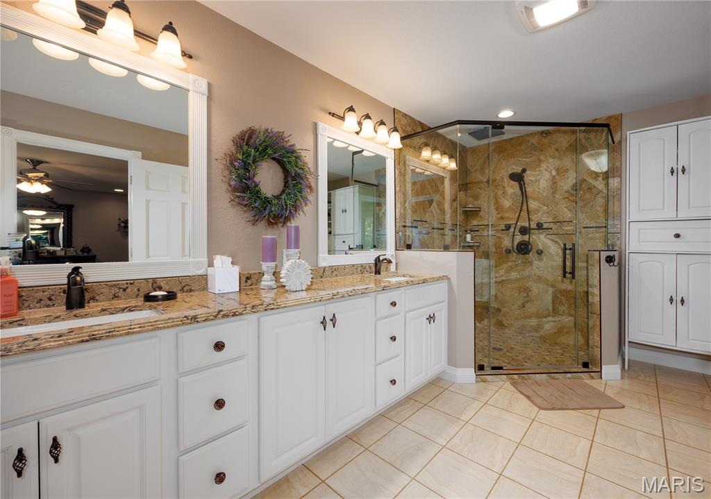 Vandalia Lake 3rd - Residential