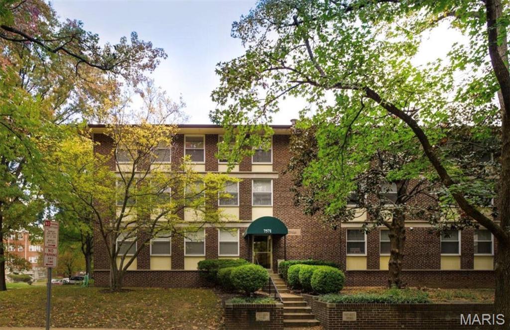 Wellington Arms Condo - Residential
