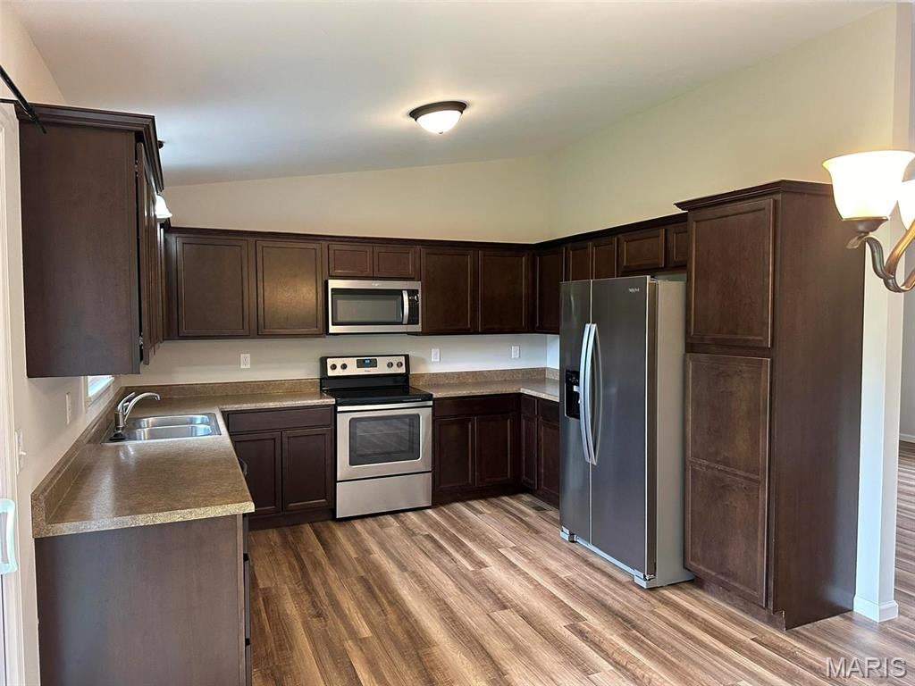 EB Hammack - Residential Lease