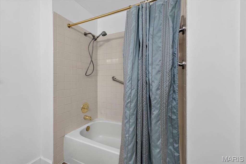 Lakeshore Knolls Condos #1 - Residential