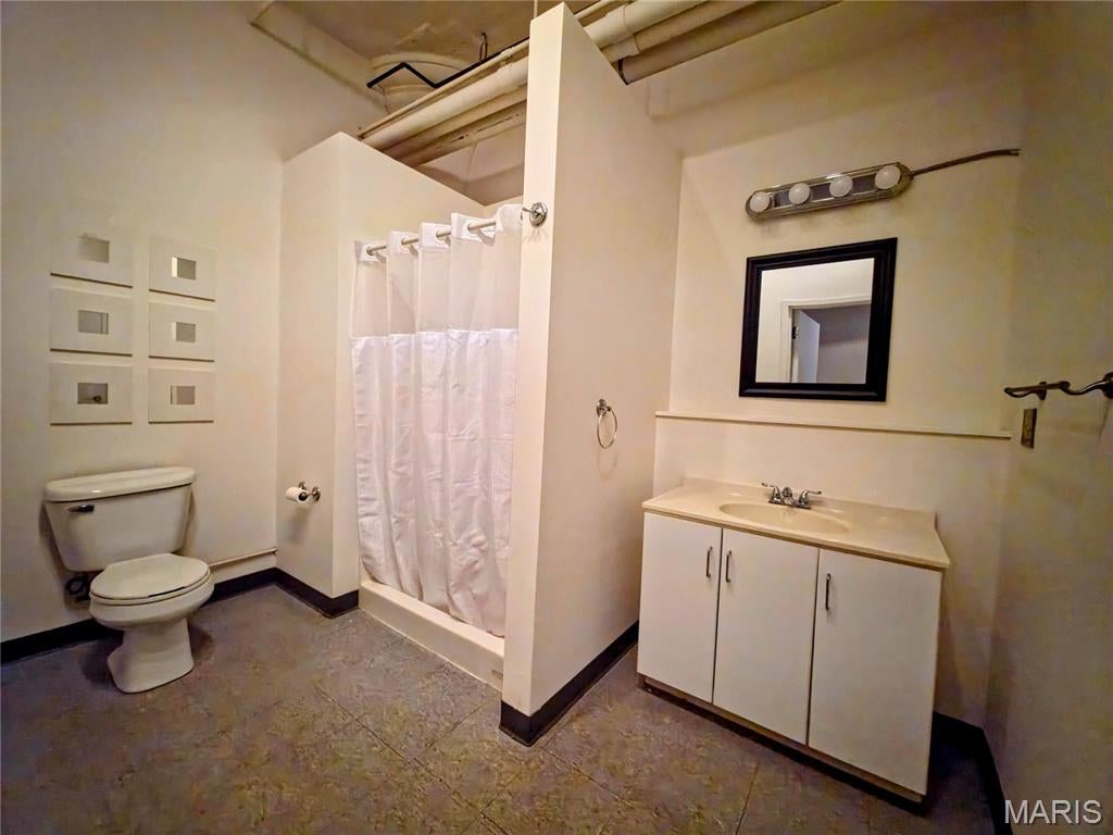 King Bee Lofts - Residential Lease