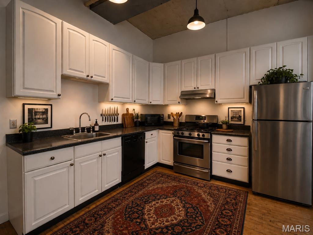 King Bee Lofts - Residential Lease