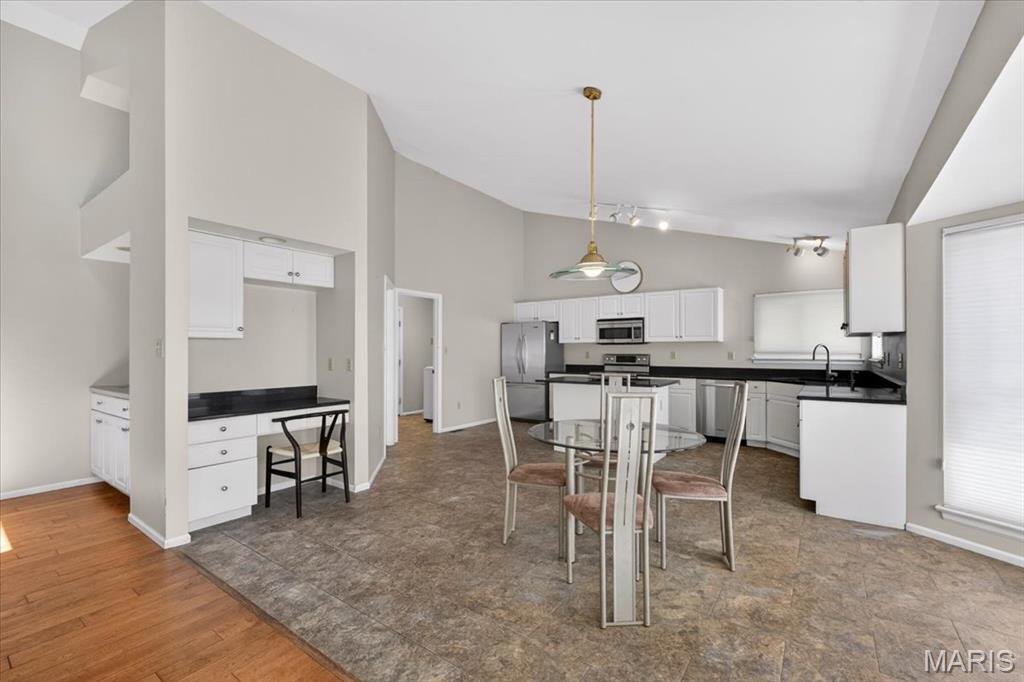 The Estates At Arrowhead - Residential