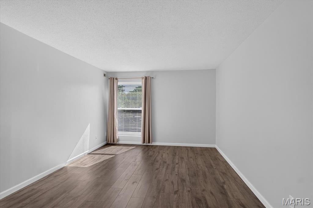 Coeur De Royale Condo - Residential