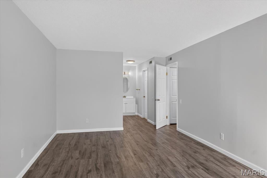 Coeur De Royale Condo - Residential