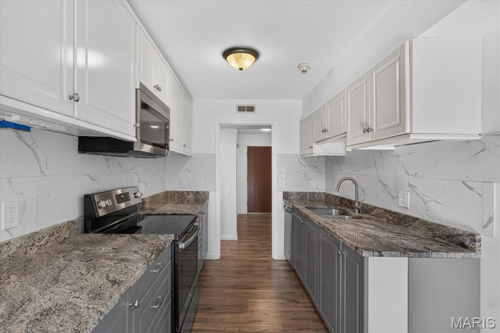Coeur De Royale Condo - Residential