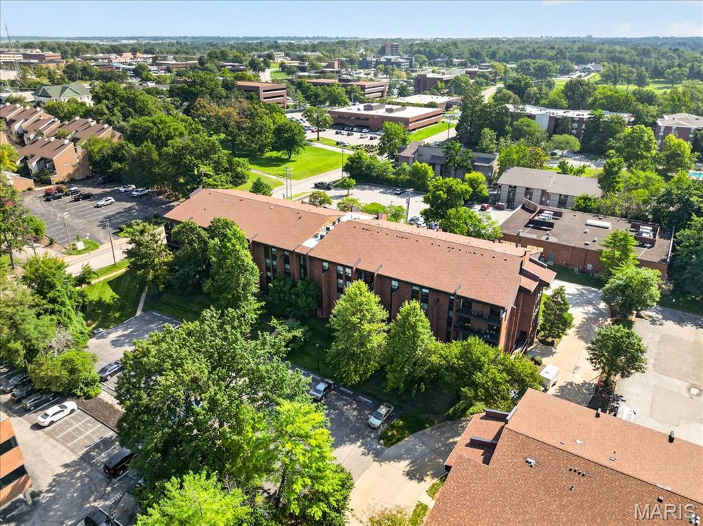 Coeur De Royale Condo - Residential