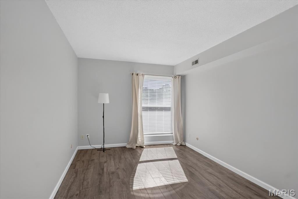 Coeur De Royale Condo - Residential