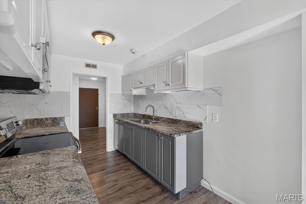 Coeur De Royale Condo - Residential
