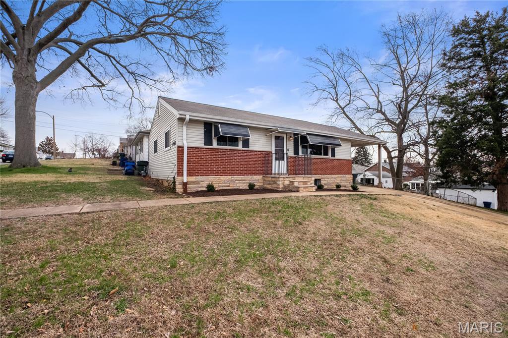 Welcome to the heart of Dogtown.  Walking distance to restaurants, zoo and attractions. Newly renovated.  Completely new kitchen with new cabinets, refrigerator and upgrades. New rear deck. Ready for move in with great corner lot.  Includes Washer and dryer.
