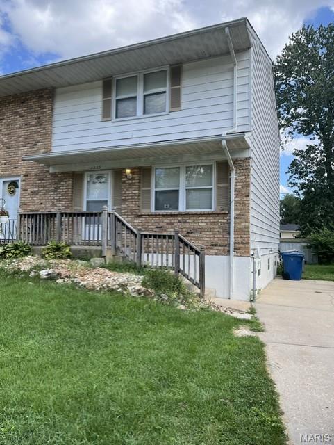 Nice 3-bedroom home, property was updated a few years ago. Kitchen has lots of cabinets with stainless steel appliances. The furnace, A/C and water heater have also been updated. There's a main floor laundry and all the flooring has been updated.