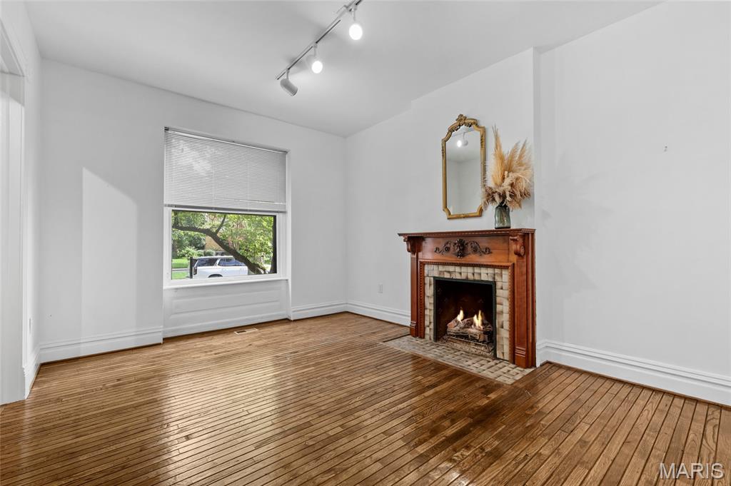 Laclede Ave & Forest Park Boule - Residential