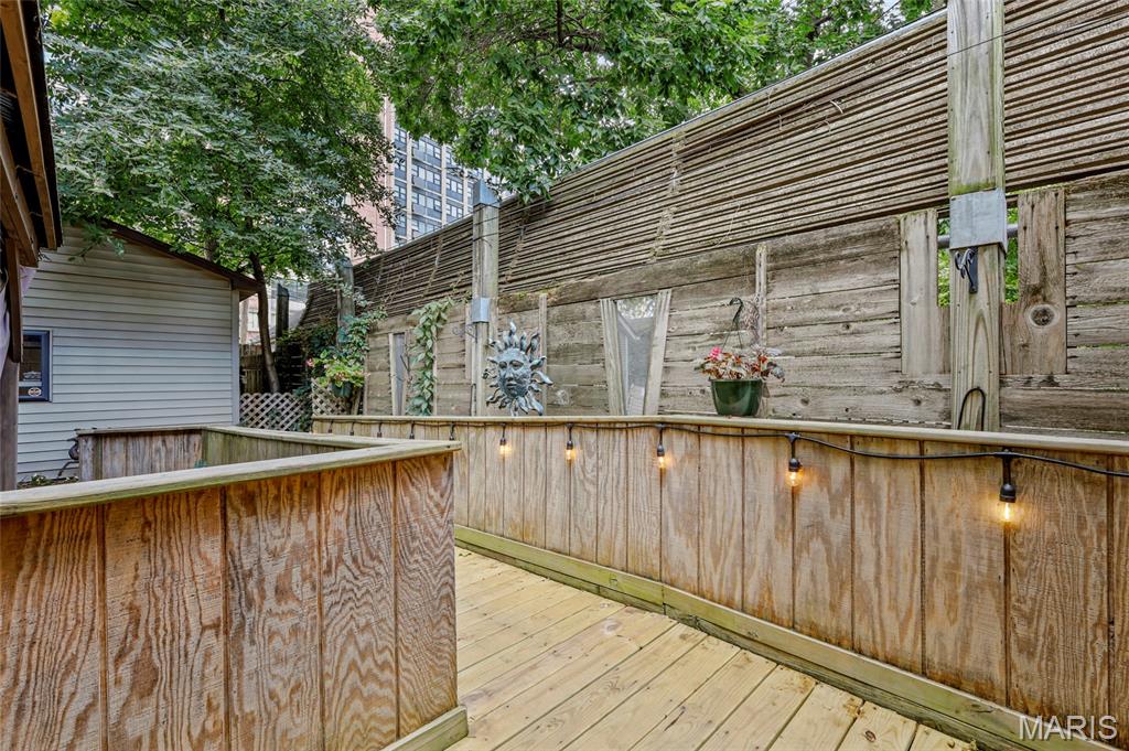 Laclede Ave & Forest Park Boule - Residential
