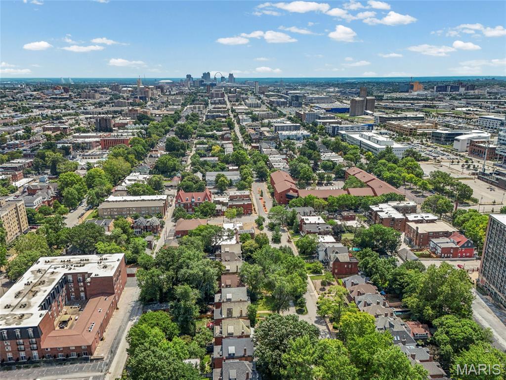 Laclede Ave & Forest Park Boule - Residential