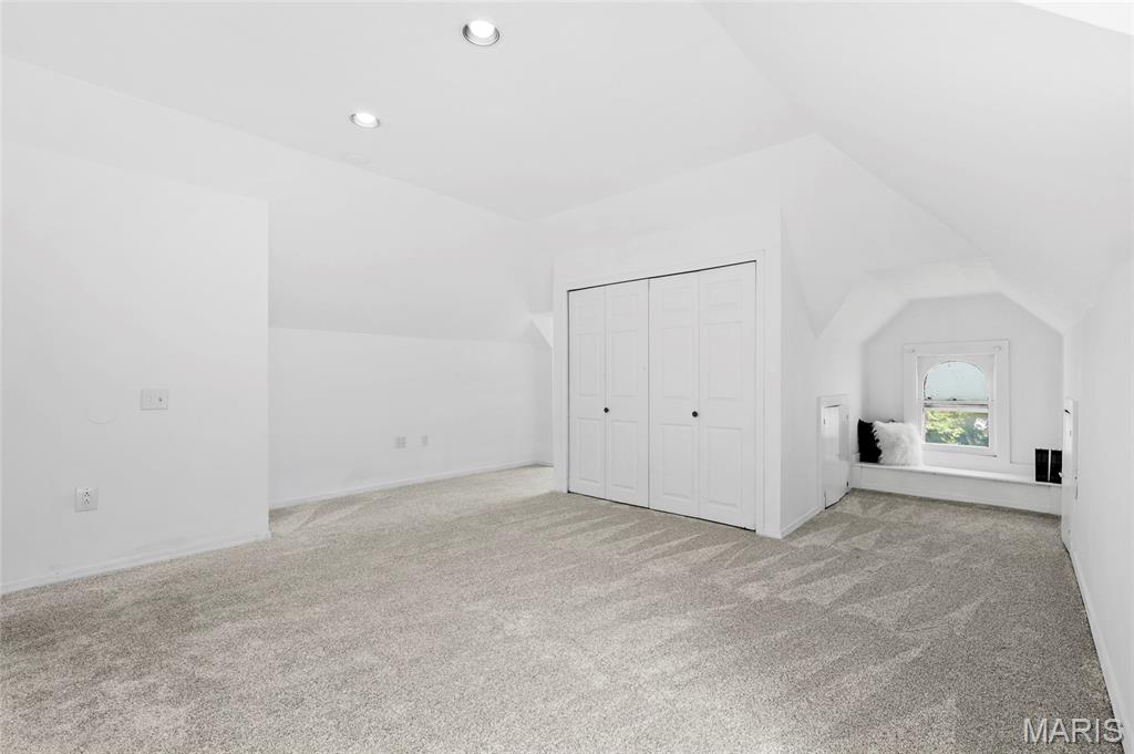 Laclede Ave & Forest Park Boule - Residential