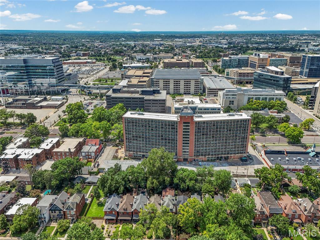 Laclede Ave & Forest Park Boule - Residential