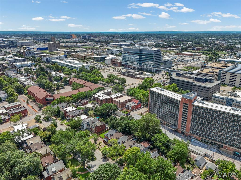 Laclede Ave & Forest Park Boule - Residential