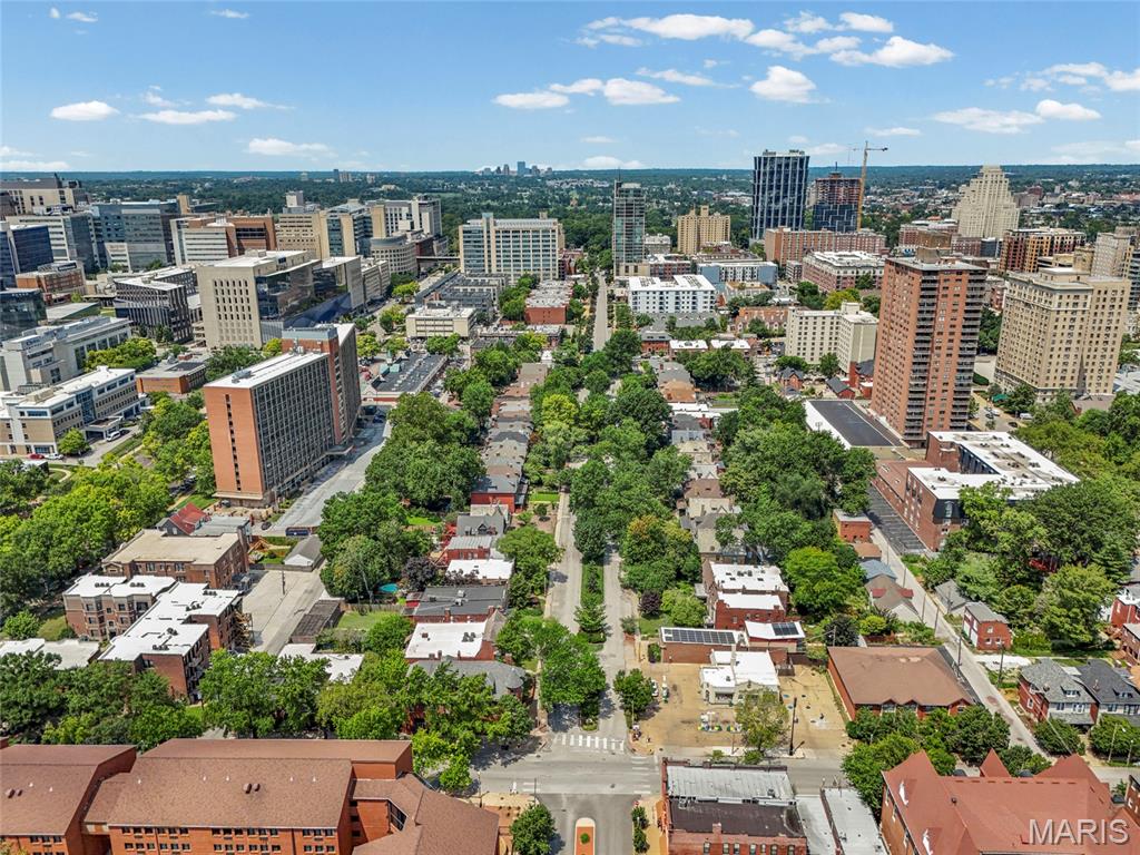 Laclede Ave & Forest Park Boule - Residential