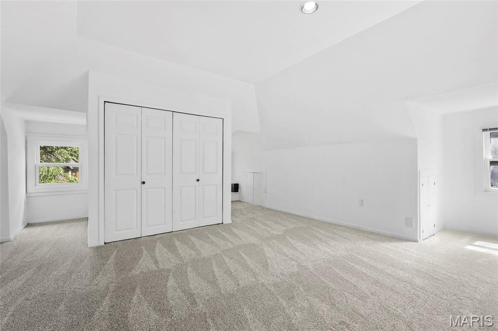 Laclede Ave & Forest Park Boule - Residential